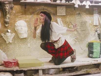 Un fotograma de 'California', último clip de Grimes.