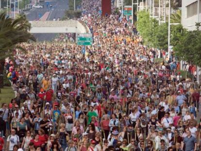 Miles de personas en la romer&iacute;a a la Santa Faz en una imagen de archivo. 
