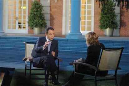 Zapatero, durante la entrevista concedida en La Moncloa a TV3.