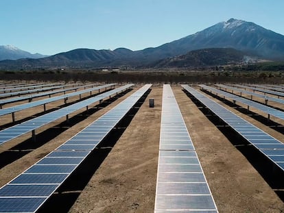 Una planta fotovoltaica, en Valparaíso (Chile).