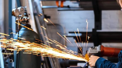 El Gobierno y la gran empresa exploran cómo aterrizar la FP Dual en España