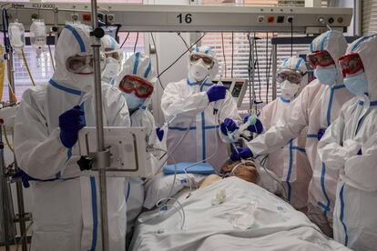 Health workers in Severo Ochoa hospital in the Madrid district of Leganés in December.