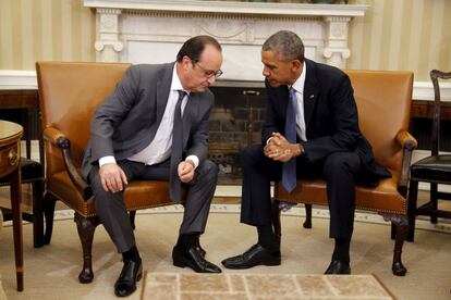Tras los atentados del 13-N de París, el presidente francés, François Hollande, inició una gira internacional para visitar a los grandes líderes del mundo y recabar apoyos para su gran coalición contra el yihadismo. El 24 de noviembre visitó a Obama en la Casa Blanca. | <a href=http://internacional.elpais.com/internacional/2015/11/24/estados_unidos/1448385801_969706.html target=”blank”>IR A LA NOTICIA</a>