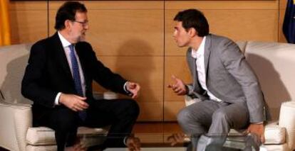 Mariano Rajoy meeting with Ciudadanos leader Albert Rivera.