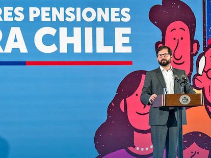 El Presidente Gabriel Boric conversó con un grupo de personas mayores en el sobre la reforma previsional y las medidas que forman parte de la propuesta del Ejecutivo “Mejores Pensiones para Chile” el 11 de agosto 2023. 