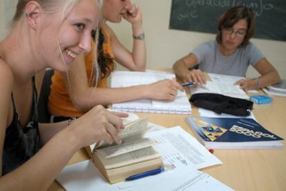 Estudiantes de español en una academia de Cádiz.