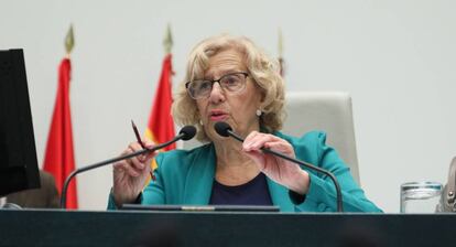 Manuela Carmena, alcaldesa de Madrid, en el pleno municipal.