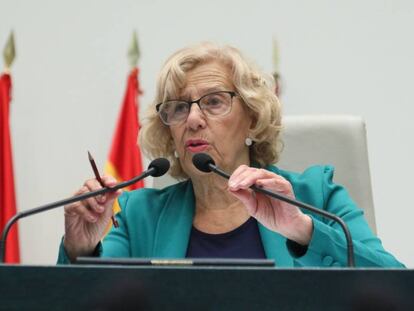 Manuela Carmena, alcaldesa de Madrid, en el pleno municipal.