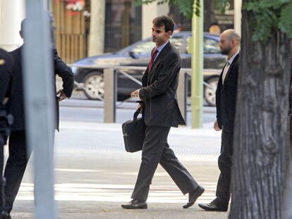 El juez que instruye el caso, Pablo Ruz, a su llegada ayer por la mañana a la Audiencia Nacional.