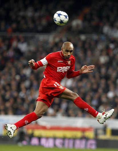 Kanouté, durante un partido de la temporada precedente.