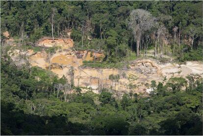 Garimpo dentro da Terra Indígena Yanomami flagrado durante sobrevoo da Funai no último dia 18.