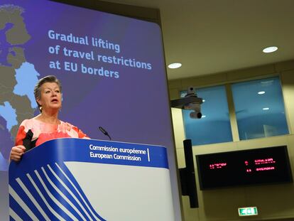 A comissária para o Interior, Ylva Johansson, durante a coletiva de imprensa em Bruxelas, nesta quinta-feira.