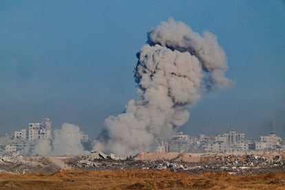 Bombardeo en Gaza visto desde Israel