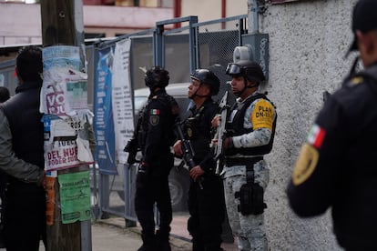 La policía local ha abatido a un hombre armado que había tomado dos rehenes en un centro educativo asociado a una iglesia local de la Ciudad de México, el Leonardo Murialdo, ubicado en la alcaldía Gustavo Madero. 