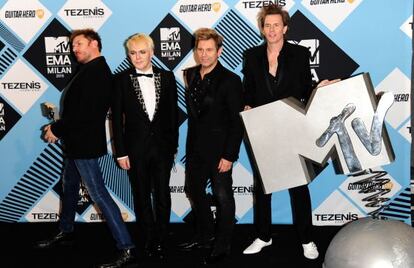 El grupo Duran Duran, posando con el premio MTV EMA el pasado 25 de octubre en Milán.