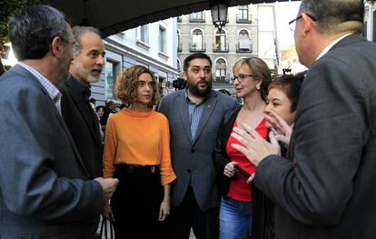 Diputados del PSC a la salida del Pleno.