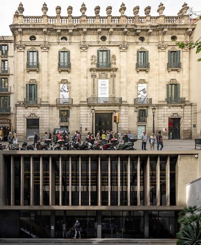 Els edificis de La Virreina (a dalt) i de l’editorial Gustavo Gili, a Barcelona.