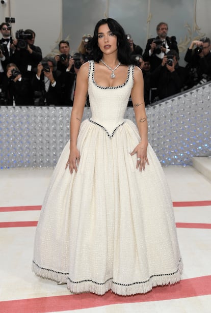 Singer Dua Lipa, another hostess, in an 18th century-inspired dress from Chanel's 1992 couture collection.