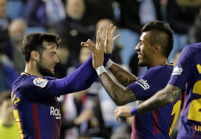 El delantero José Arnaiz, izquierda, celebra su gol ante el Celta de Vigo con su compañero Paulinho en el partido de ida de los Octavos de la Copa del Rey celebrado en el estadio Balaídos de Vigo.