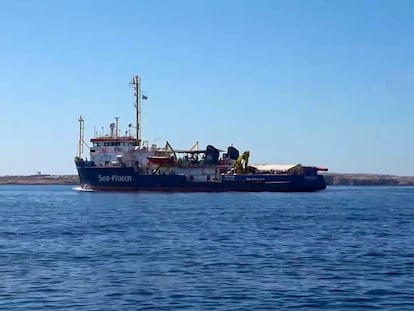 La nave 'Sea Watch 3' entrando a aguas italianas para desembarcar en la isla de Lampedusa.