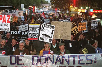 Aspecto de la manifestación celebrada ayer en Madrid contra la Conferencia de Donantes.