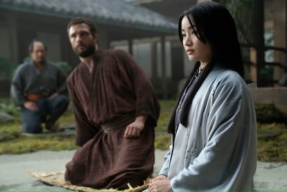 Actors Cosmo Jarvis (John Blackthorne) and Anna Sawai (Toda Mariko) in a scene from 'Shōgun'.