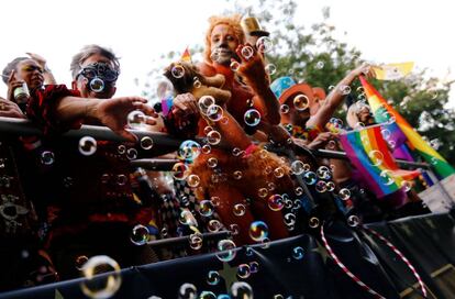 Desfile del Orgullo Gay por las calles de Madrid.