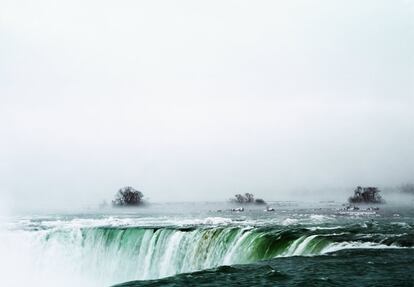 Cataratas do Niágara, 2016. São paisagens intemporais de beleza pura e selvagem que podem muito bem nos contar sobre seu futuro delicado, enquanto nos transportam para um passado remoto.