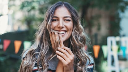 Restaurar la hidratación del cabello tras el verano es fundamental para que luzca bonito. GETTY IMAGES.