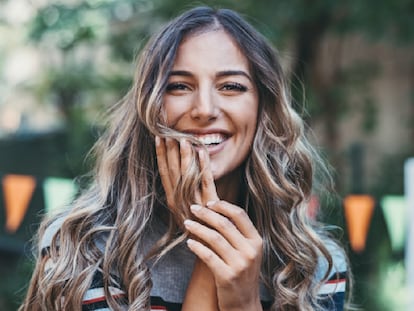 Restaurar la hidratación del cabello tras el verano es fundamental para que luzca bonito. GETTY IMAGES.