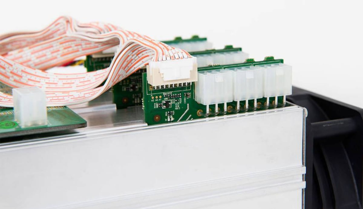 ¿Cuánto cuesta un ordenador para minar Bitcoin? | Gadgets | Smartlife |  Cinco Días