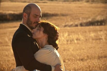 Roberto &Aacute;lamo and Maribel Verd&uacute; in &#039;De tu ventana a la m&iacute;a&#039;.