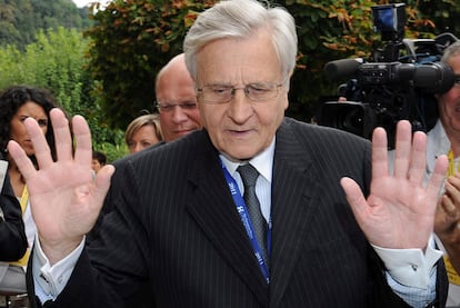 El presidente del BCE, Jean-Claude Trichet, a la entrada del Foro Ambrosetti, en Cernobbio (Italia).