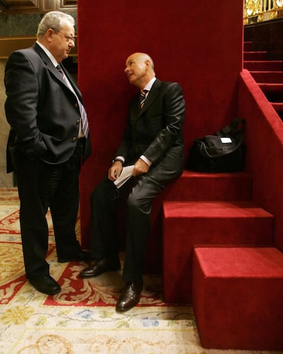 José María "Txiki" Benegas (PSE) y a Josep Antoni Duran i LLeida en el Congreso, en octubre del 2005.