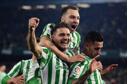 Joaquín celebra el pase del Betis a las semifinales de Copa. 