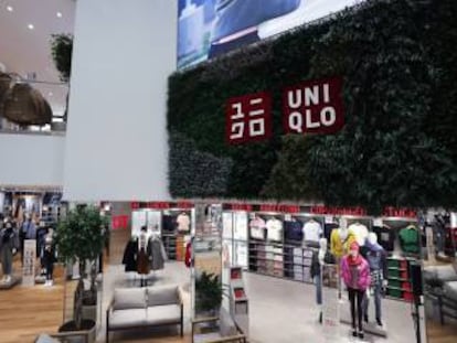 Interior de la tienda de Uniqlo Serrano.