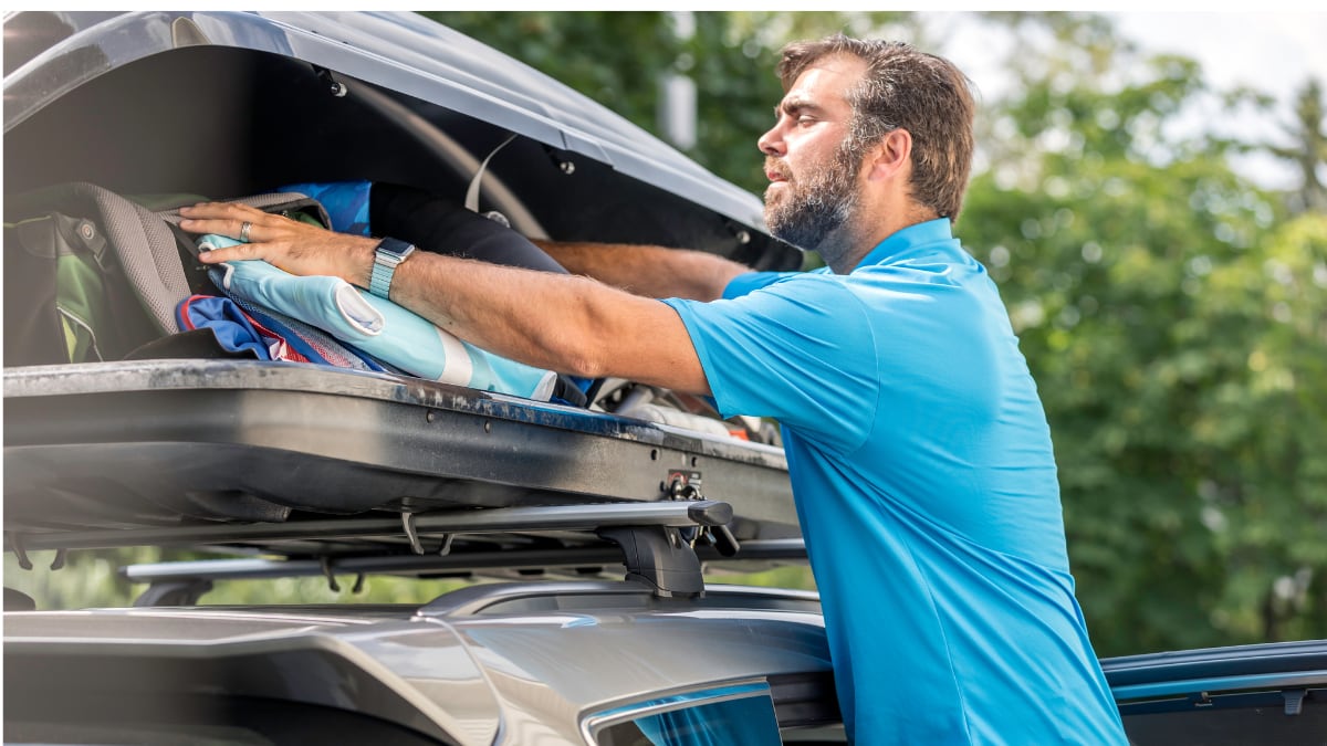 Ni sillas ni escaleras para alcanzar el techo del coche: este pequeño accesorio es todo lo que necesitas