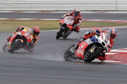 Petrucci, Márquez y Dovizioso, en un momento de la carrera.