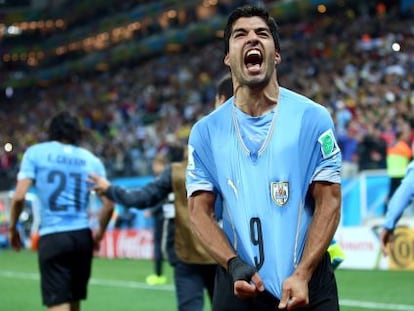 Luis Suarez celebra el 2-1 ante Inglaterra.  