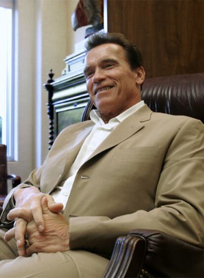 El gobernador Arnold Schwarzenegger, en su despacho de Sacramento (California), el de 29 abril.