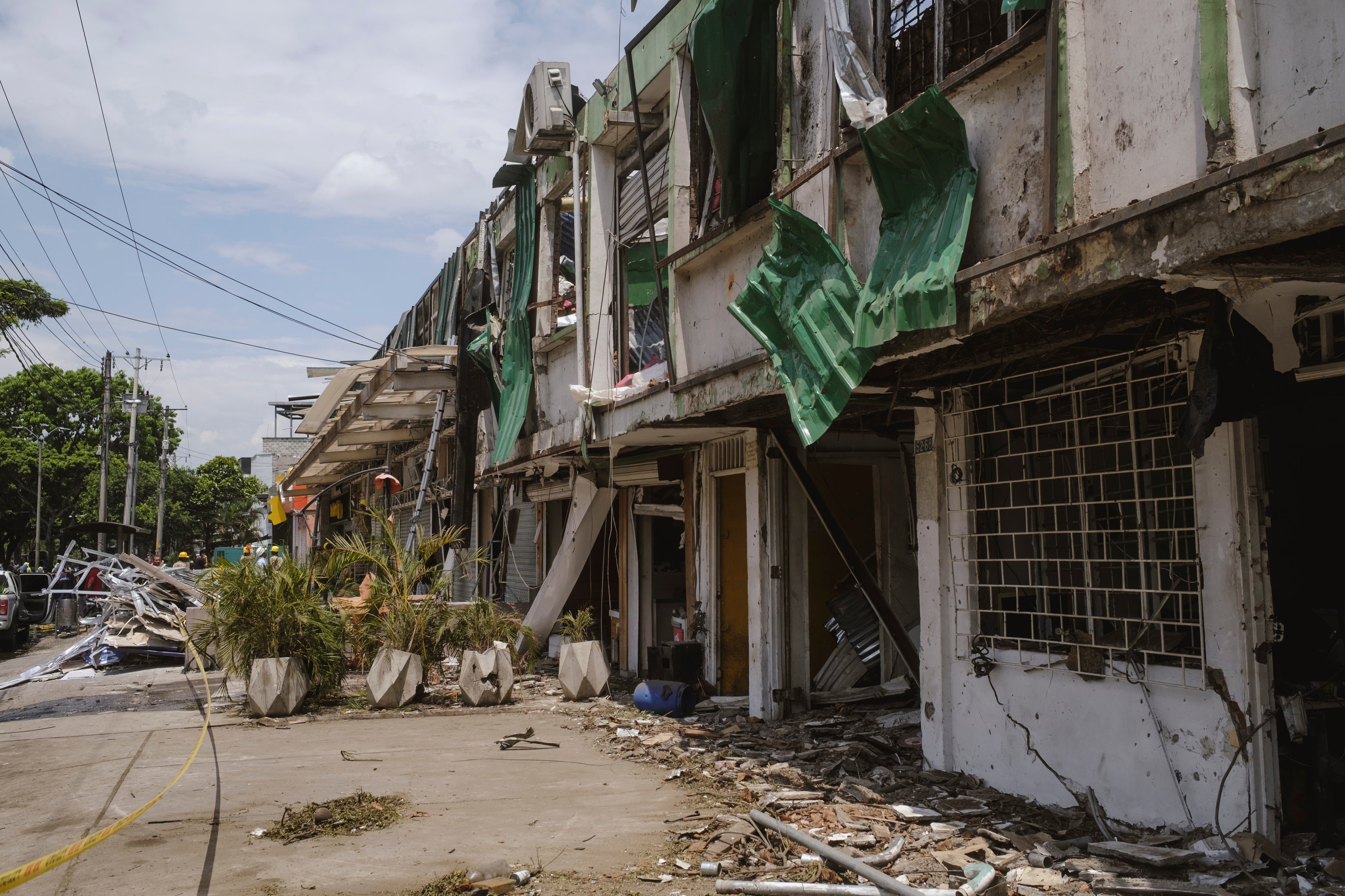 Edificios afectados por el carro bomba en Cali, el 22 de agosto de 2025. 