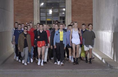 Desfile del diseñador ruso Gosha Rubchinskiy en la 90º edición de la feria Pitti (Florencia).