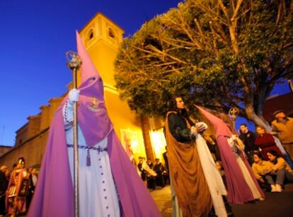 Procesión en El Cabanyal en la noche del miércoles.