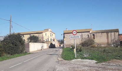 Entrada de Riumors, el pueblo de Girona donde nació David Juncà.
