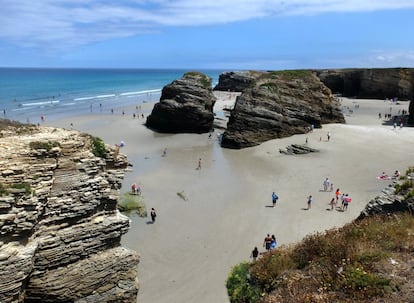 La Praia As Catedrais se encuentra en el término gallego de Ribadeo y está considerada una de las playas más espectaculares del mundo.
