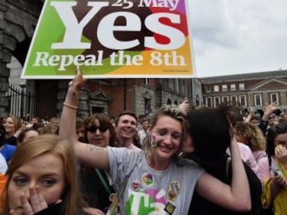 El 66% de los irlandeses vota a favor de reformar la Constitución para permitir la interrupción del embarazo