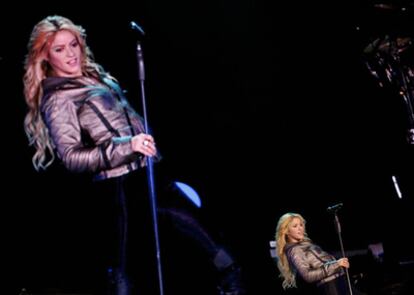 Shakira durante el concierto en el estadio Vicente Calderón.