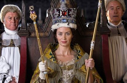 Emily Blunt, caracterizada de su compatriota británica la reina Victoria en 'The Young Victoria' (2009).