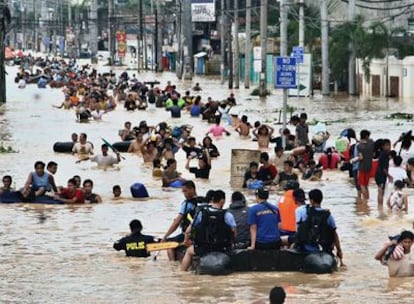 Una de las calles principales del barrio de Cainta, en el este de Manila.