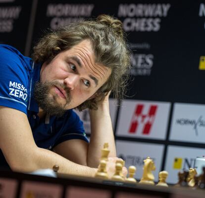 Magnus Carlsen, este lunes, durante el torneo de partidas rápidas en Stavanger (Noruega), en una imagen de @Norway Chess